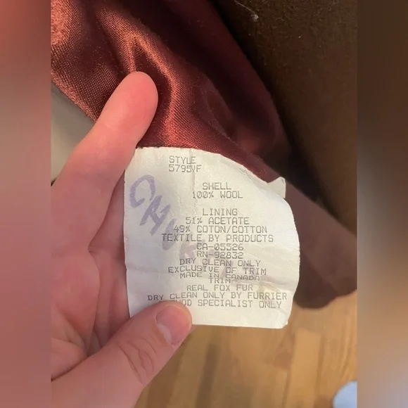 Vintage Wool Coat with Fur neck lining - Picture 7 of 12